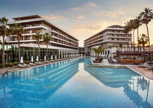 Side utazás Acanthus & Cennet Barut Collection