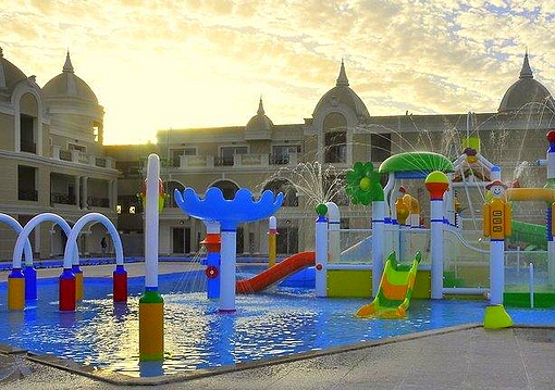 Hurghada utazás Titanic Royal