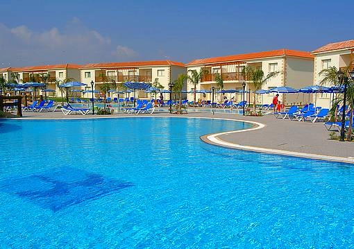 Dél-Ciprus utazás Tsokkos Paradise Village