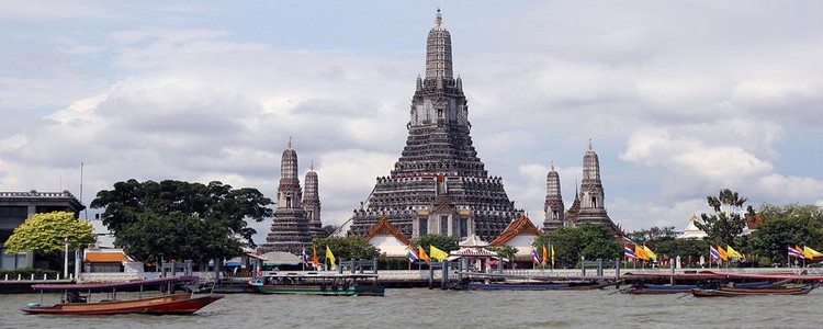 Bangkok Wat Arun Hajnal Temploma