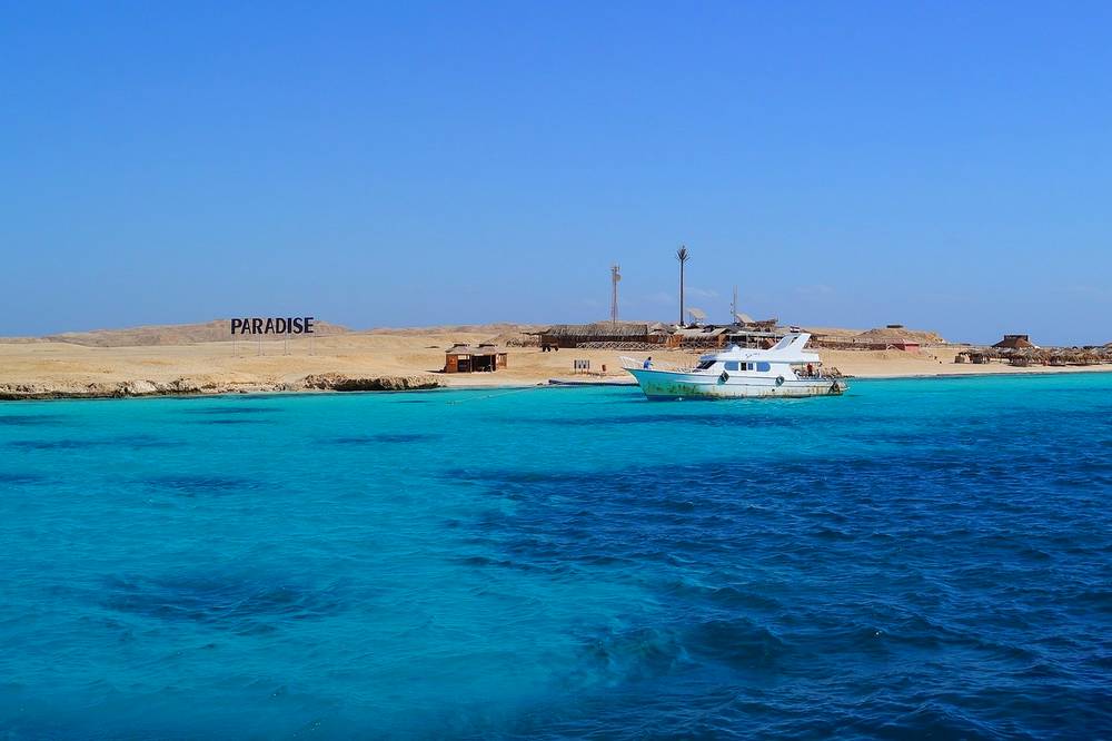 Hurghada utazás Giftun-sziget hajók